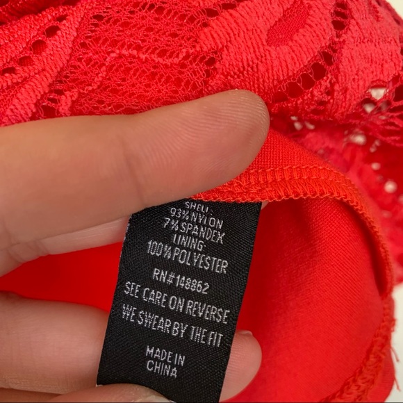 Torrid NWT Red Lace Mini Pencil Skirt Zipper Business Cocktail Fun Size 2 - Picture 5 of 7